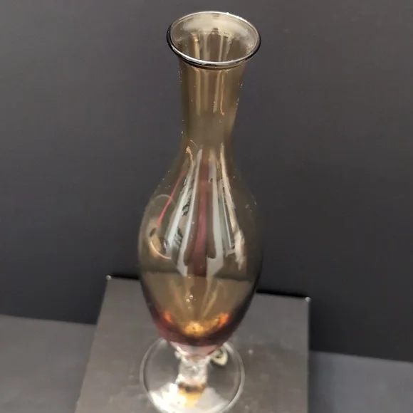 VGT,Amber Glass Vase with Twisted Clear Pedestal Base. - Picture 3 of 8